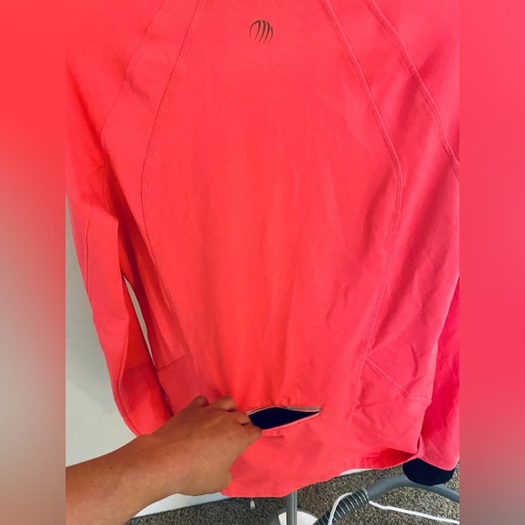 Activewear Women’s Quarter-zip pullover, with thumb hole sleeves and back pocket - Picture 2 of 5